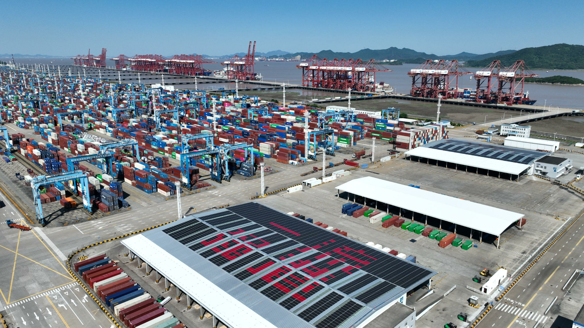 寧波舟山港2025年集裝箱吞吐量突破3000萬標箱，創歷史新高